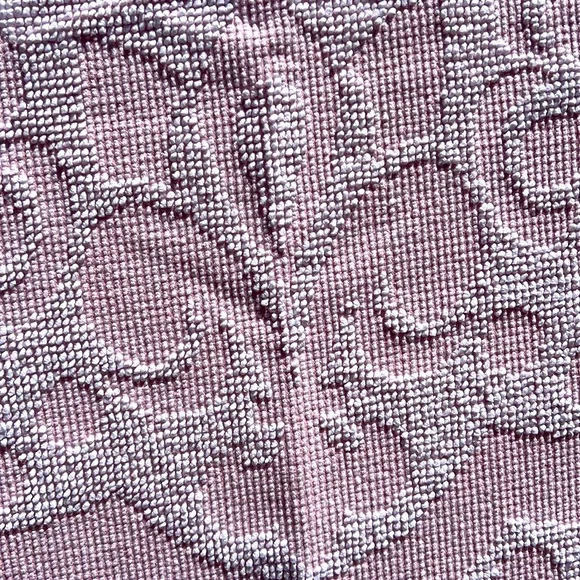 Beautiful Vintage Pink Chenille Twin Bedspread with White Fringe - Picture 5 of 12